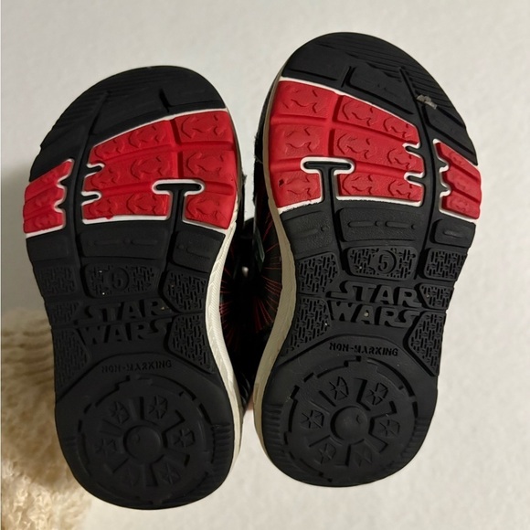 Vintage Kids Star Wars Black and Red Light Up Lightsaber Sneakers Size 5 - Picture 5 of 6